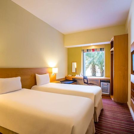 ไอบิส มอลล์ ออฟ เดอะ เอมิเรตส์ Hotel ดูไบ ภายนอก รูปภาพ