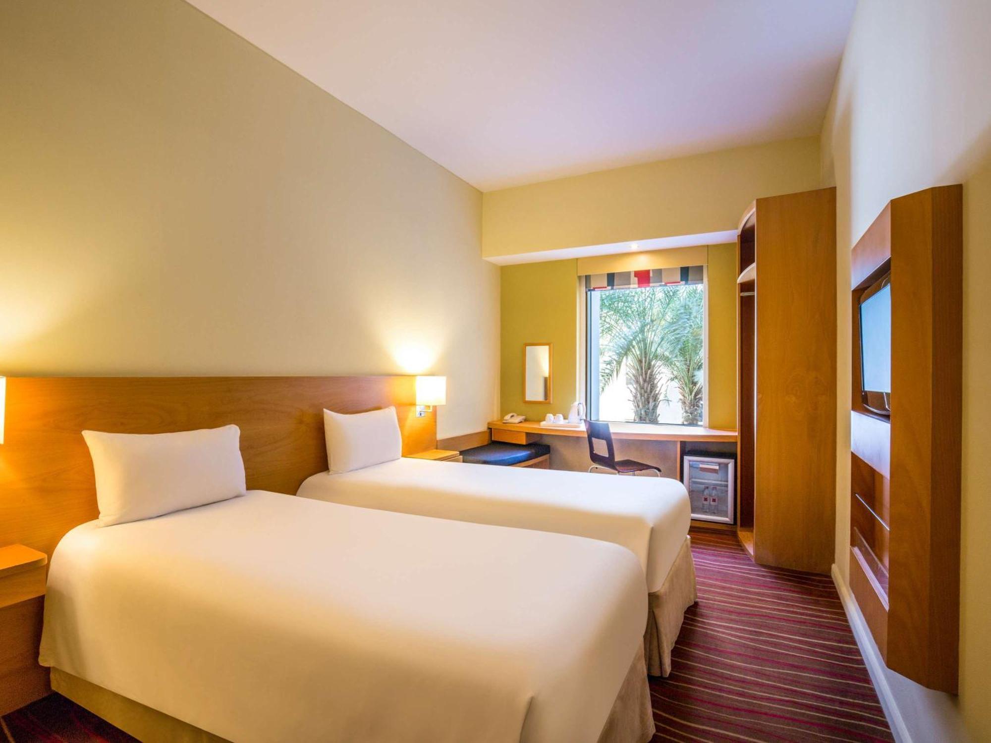 ไอบิส มอลล์ ออฟ เดอะ เอมิเรตส์ Hotel ดูไบ ภายนอก รูปภาพ
